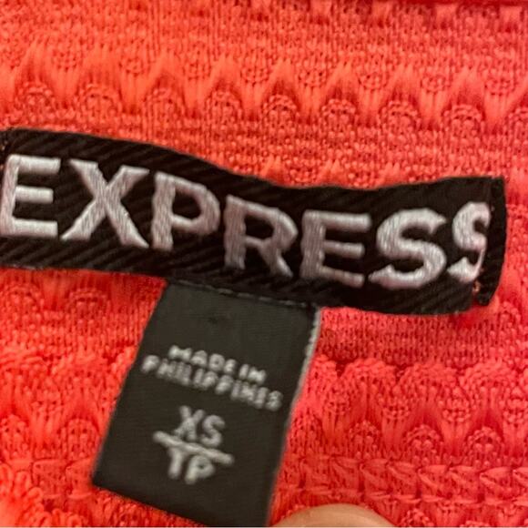 Express pleated coral mini dress size extra small XS 
b24 - Picture 2 of 4